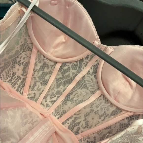 BCBG Maxazria Women's Pink Bodice Floral Illusion Lace Strapless Evening Dress - Picture 4 of 8